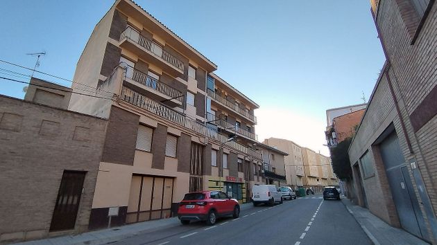 Foto 1 de Piso en alquiler en calle San Juan de la Peña de 3 habitaciones con muebles y balcón