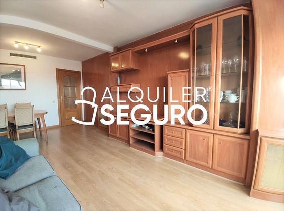 Foto 2 de Piso en alquiler en Rosas - Musas de 3 habitaciones con muebles y aire acondicionado