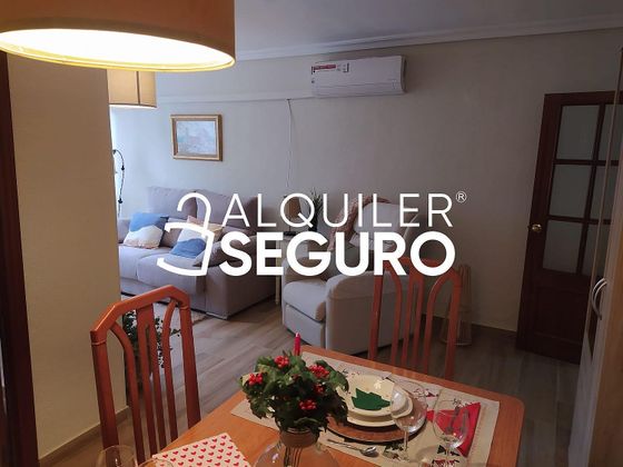 Foto 2 de Alquiler de piso en Las Huertas - San Pablo de 4 habitaciones con muebles y aire acondicionado