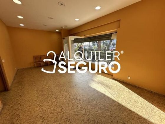Foto 1 de Local en alquiler en Tres Olivos - Valverde de 55 m²
