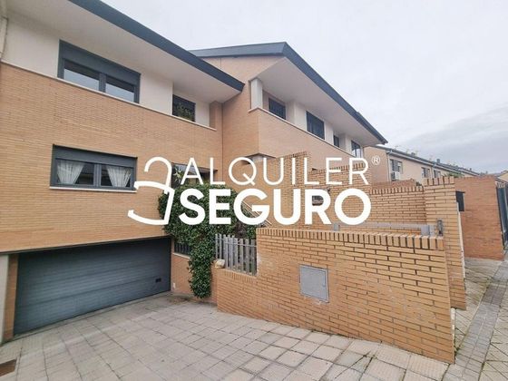 Foto 2 de Casa en lloguer a Las Castañeras - Bulevar de 4 habitacions amb terrassa i piscina