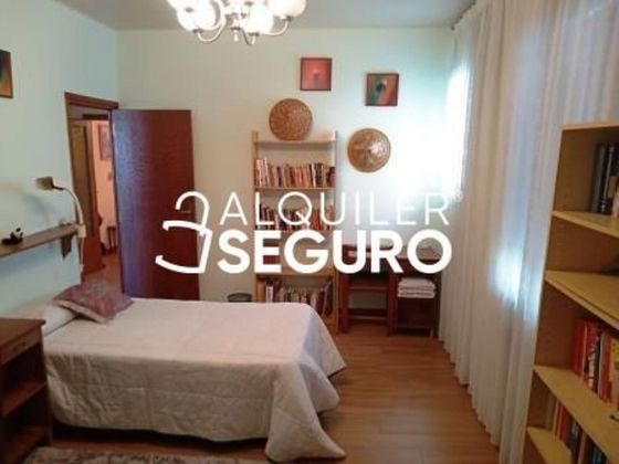 Foto 1 de Piso en alquiler en Centro - Vitoria-Gasteiz de 4 habitaciones con terraza y calefacción