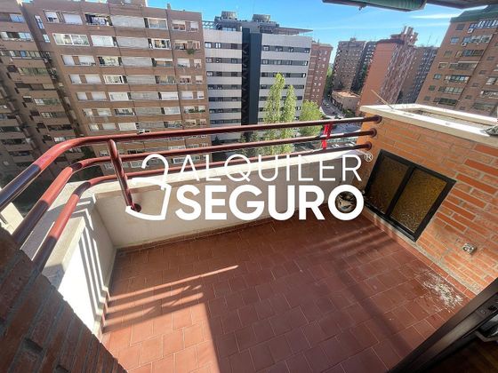 Foto 1 de Piso en alquiler en La Paz de 4 habitaciones con terraza y garaje