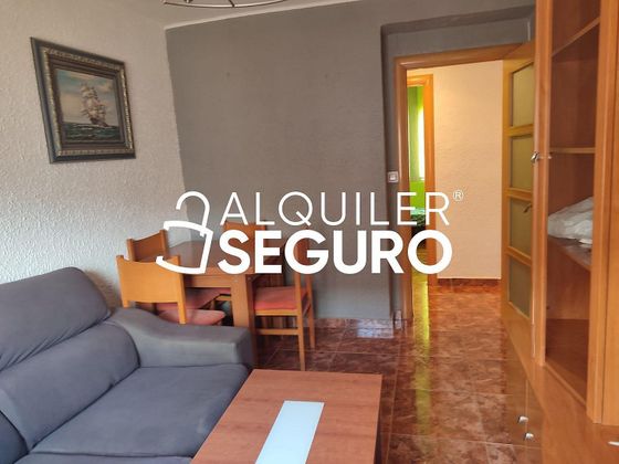 Foto 1 de Piso en alquiler en La Almozara de 2 habitaciones con muebles y aire acondicionado