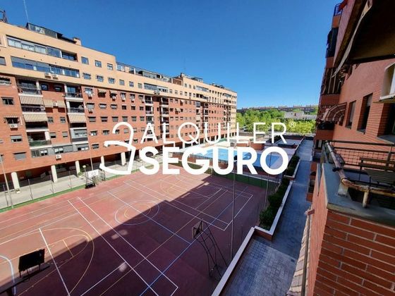 Foto 1 de Alquiler de piso en Parque Lisboa - La Paz de 2 habitaciones con terraza y piscina