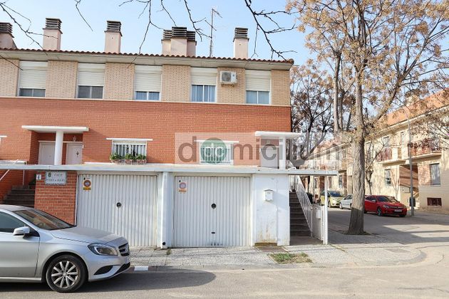 Foto 2 de Casa adossada en venda a Pastriz de 3 habitacions amb terrassa i calefacció