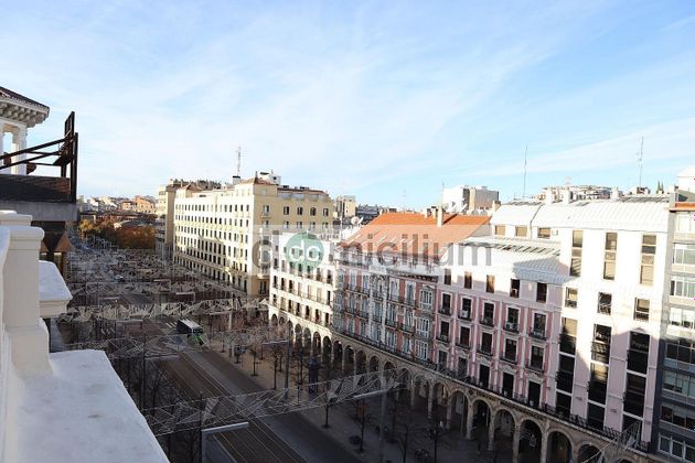 Foto 2 de Àtic en venda a Paseo Independencia de 4 habitacions amb terrassa i aire acondicionat
