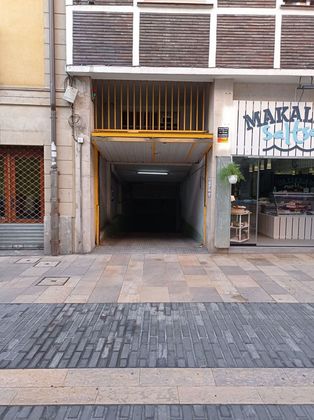 Foto 2 de Garaje en venta en calle Komentukalea de 9 m²