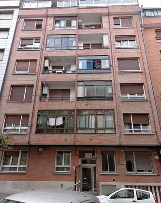 Foto 1 de Piso en venta en calle Antso Estegiz Zumardia de 2 habitaciones con balcón y calefacción