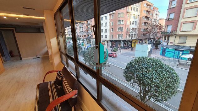 Foto 2 de Alquiler de oficina en calle Jorge Vigon de 100 m²