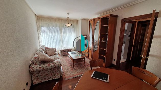 Foto 1 de Pis en lloguer a Centro - Logroño de 2 habitacions amb mobles i balcó