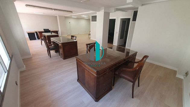 Foto 2 de Oficina en alquiler en calle Gran Via Juan Carlos I de 145 m²