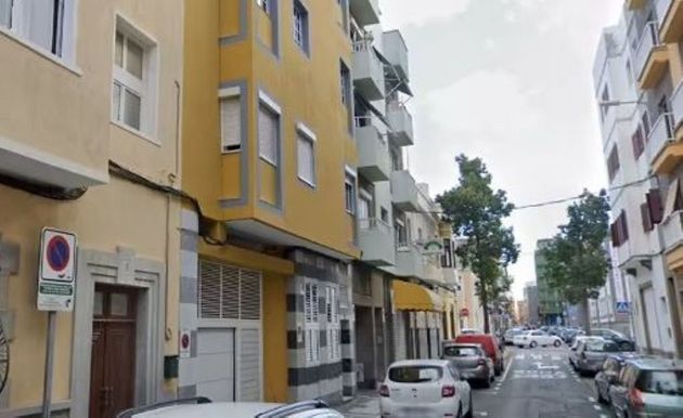 Foto 2 de Local en venda a calle Matías Padrón de 145 m²