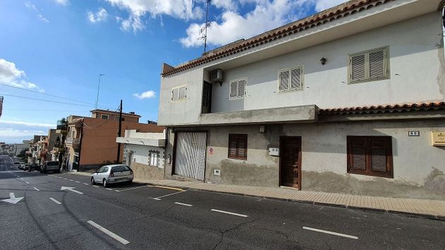 Foto 1 de Chalet en venta en calle Villanueva de 7 habitaciones con terraza y garaje