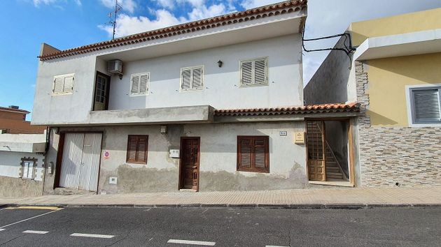 Foto 2 de Xalet en venda a calle Villanueva de 7 habitacions amb terrassa i garatge