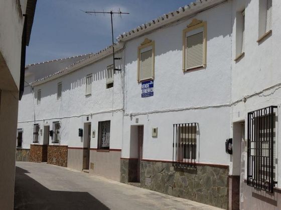 Foto 1 de Casa rural en venda a calle Plaza de 4 habitacions amb terrassa i garatge