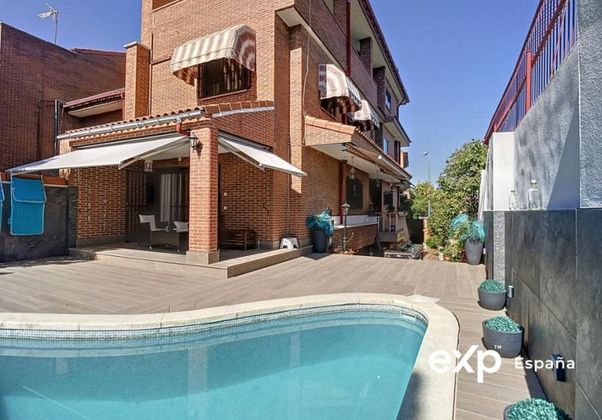 Foto 1 de Xalet en venda a calle De Arévalo Lara de 5 habitacions amb terrassa i piscina