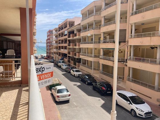 Foto 1 de Pis en venda a Guardamar Playa de 3 habitacions amb terrassa i balcó