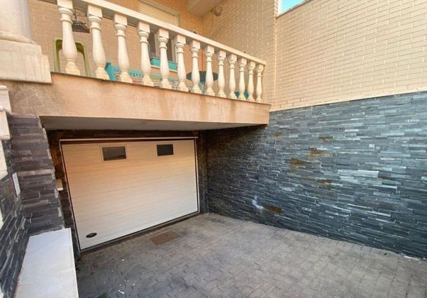 Foto 2 de Xalet en venda a calle Del Arenal de 3 habitacions amb terrassa i garatge