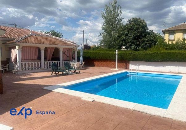 Foto 1 de Casa en venda a calle Cvado del Moro Cabra de 4 habitacions amb terrassa i piscina