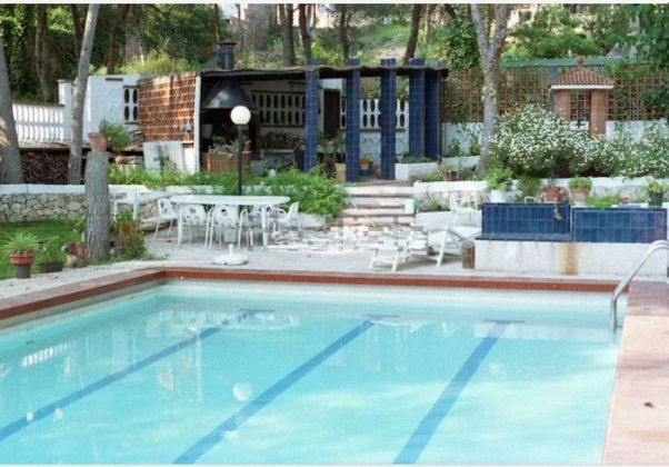 Foto 2 de Xalet en venda a La Mora de 10 habitacions amb terrassa i piscina