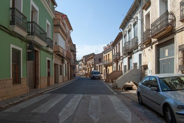 Foto 2 de Venta de casa adosada en Pedralba de 14 habitaciones con terraza y balcón