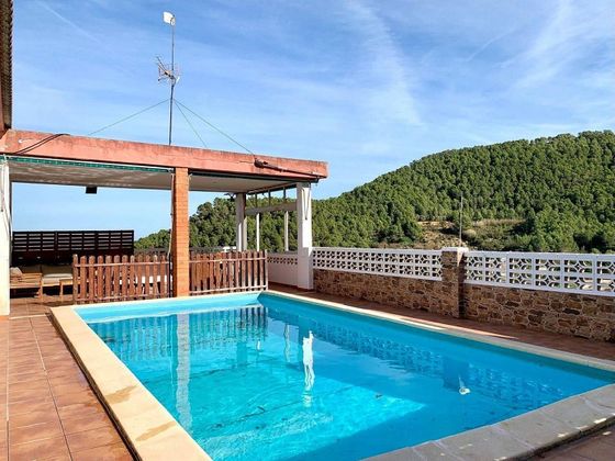 Foto 2 de Venta de chalet en Llaurí de 3 habitaciones con terraza y piscina