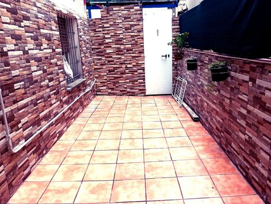 Foto 1 de Pis en venda a La Calzada de 3 habitacions amb terrassa i balcó