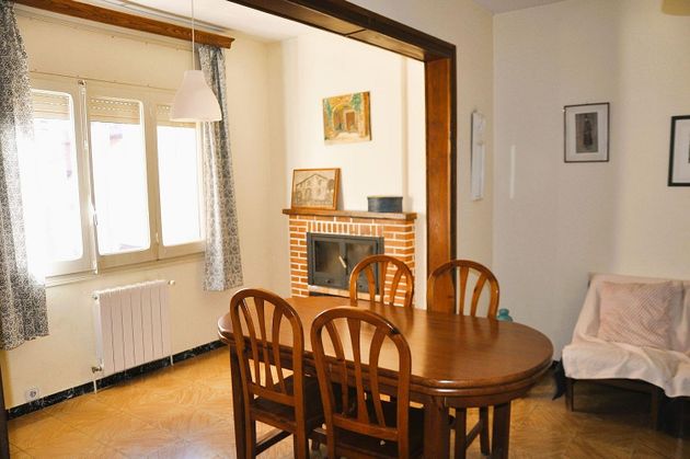 Foto 2 de Casa en venda a calle Pont Vermell de 8 habitacions amb terrassa i calefacció