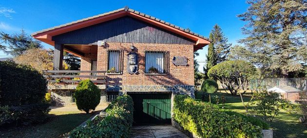 Foto 2 de Casa rural en venda a Ezcaray de 4 habitacions amb garatge i jardí