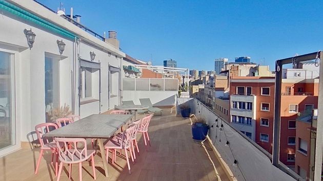 Foto 1 de Ático en venta en Hostafrancs de 3 habitaciones con terraza y balcón