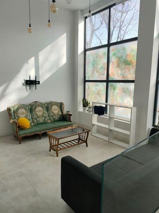 Foto 1 de Alquiler de dúplex en Embajadores - Lavapiés de 3 habitaciones con terraza y muebles