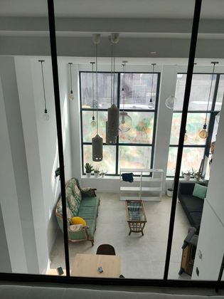 Foto 2 de Alquiler de dúplex en Embajadores - Lavapiés de 3 habitaciones con terraza y muebles