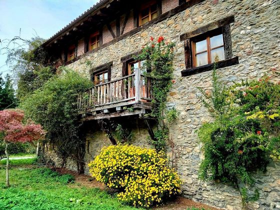Foto 2 de Casa rural en venta en Zeberio de 6 habitaciones con jardín y balcón