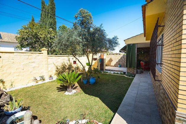 Foto 2 de Xalet en venda a Montequinto de 7 habitacions amb terrassa i piscina
