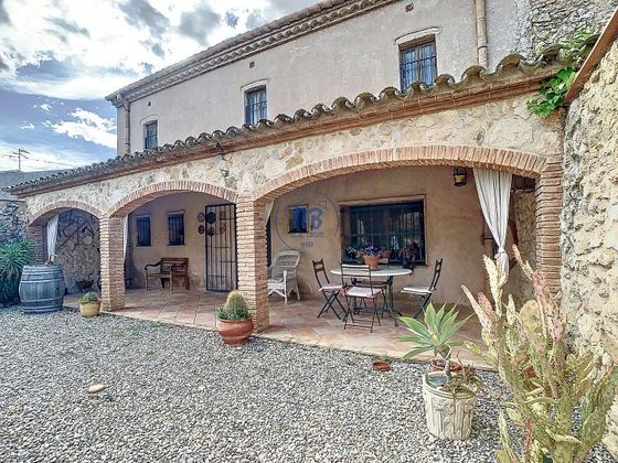 Foto 1 de Casa rural en venda a Avinyonet del Penedès de 4 habitacions amb garatge i jardí
