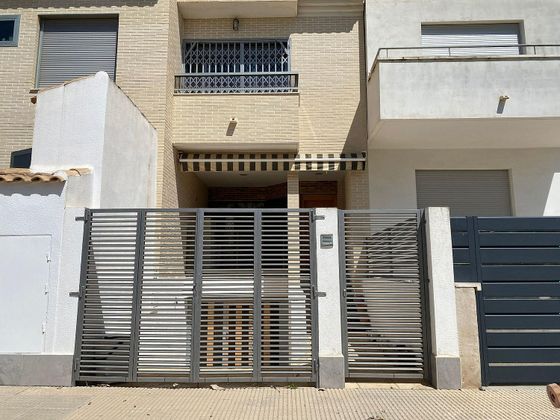 Foto 2 de Casa en venta en calle Maestra Julia Pachón de 3 habitaciones con terraza y balcón