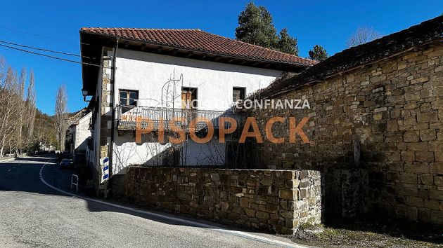Foto 1 de Casa rural en venda a Esparza de Salazar de 5 habitacions amb balcó