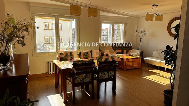 Foto 1 de Pis en venda a Azpilagaña de 4 habitacions amb calefacció i ascensor