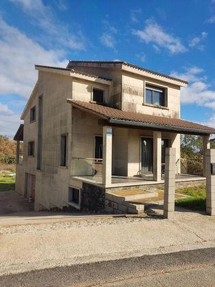 Foto 2 de Xalet en venda a Pobra do Caramiñal (A) de 4 habitacions amb terrassa i garatge