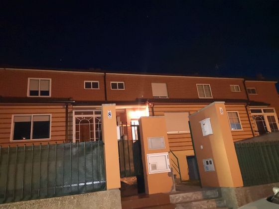 Foto 1 de Venta de casa adosada en Tudela de Duero de 3 habitaciones con terraza y garaje