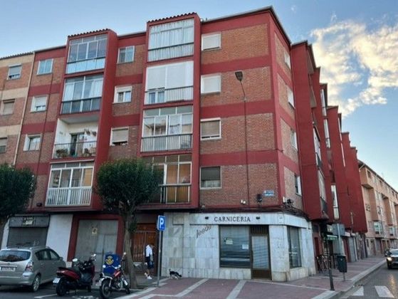 Foto 1 de Piso en venta en Belén - Pilarica - Bº España de 3 habitaciones con calefacción y ascensor
