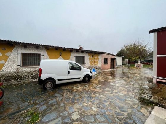 Foto 1 de Casa rural en venda a polígono Fraccionados la Vega de 5 habitacions amb piscina i jardí