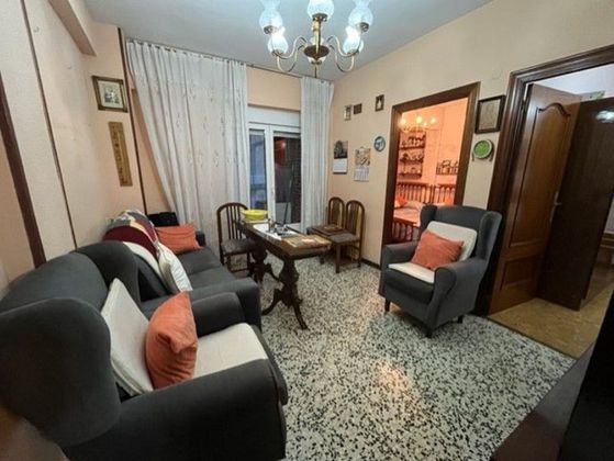 Foto 1 de Piso en venta en Delicias de 3 habitaciones con terraza y calefacción