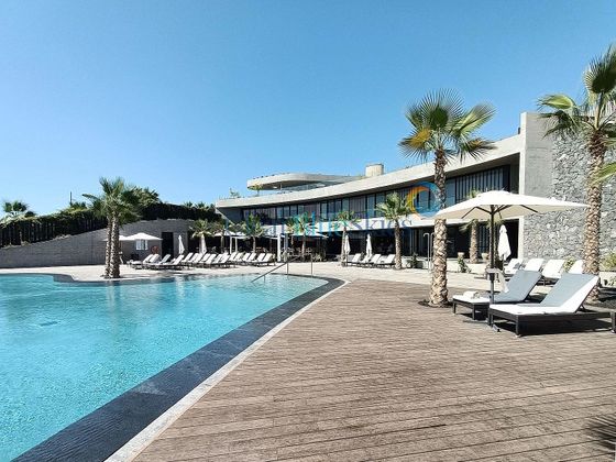 Foto 2 de Dúplex en venda a Playa de San Juan de 3 habitacions amb terrassa i piscina