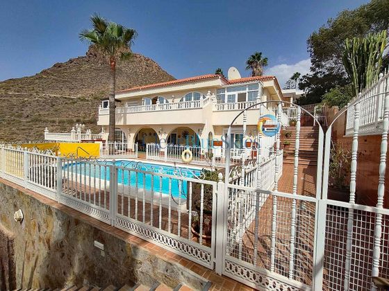 Foto 1 de Chalet en venta en Buzanda - Cabo Blanco - Valle San Lorenzo de 7 habitaciones con terraza y piscina