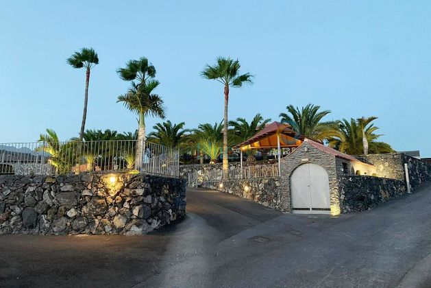 Foto 1 de Xalet en venda a Tamaide-El Roque de 3 habitacions amb terrassa i piscina