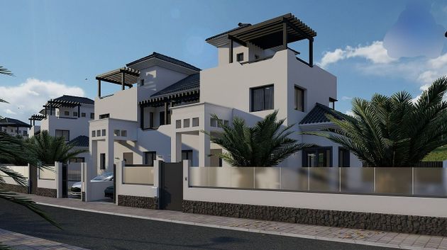 Foto 2 de Casa en venda a calle Laurisilva de 4 habitacions amb terrassa i piscina