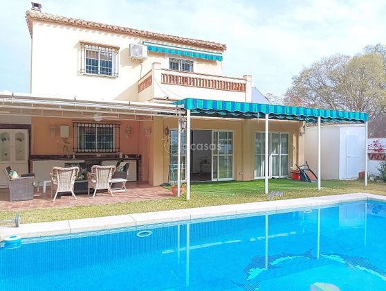 Foto 2 de Chalet en venta en Manantiales - Lagar - Cortijo de 7 habitaciones con terraza y piscina