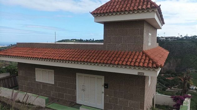 Foto 1 de Venta de casa en San Lorenzo de 4 habitaciones con balcón